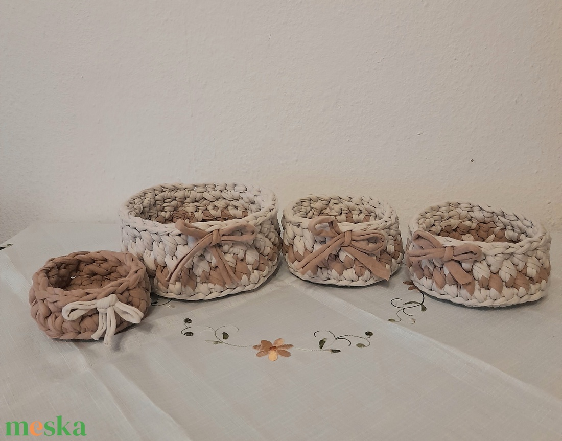Horgolt tároló, bármitartó - otthon & életmód - tárolás & rendszerezés - tárolókosár - Meska.hu Horgolt tároló, bármitartó - otthon & életmód - tárolás & rendszerezés - tárolókosár - Meska.hu