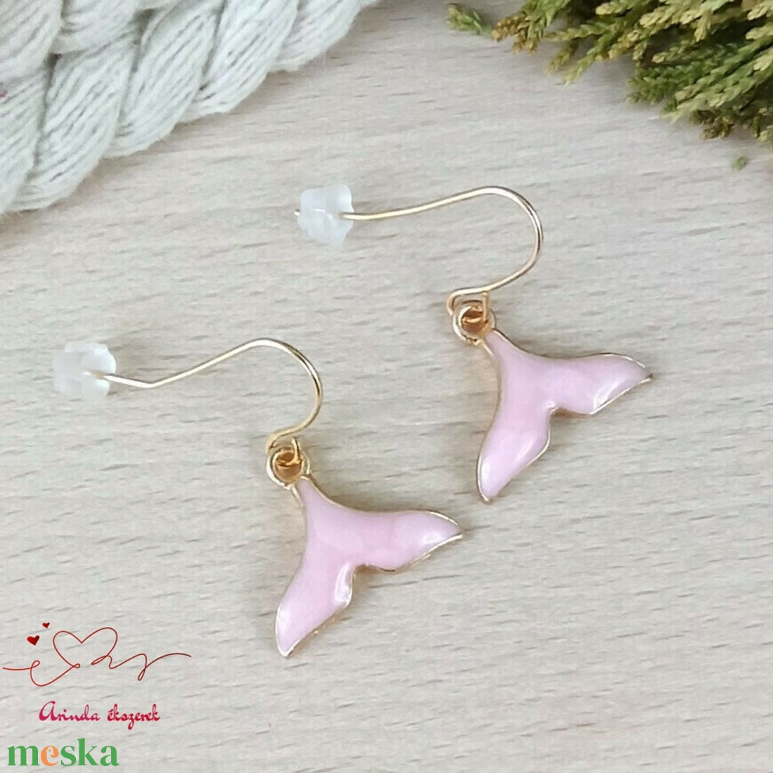 Rózsaszín sellőuszony fülbevaló karácsonyra mikulásra télire adventi kalendáriumba nőnek lánynak - ékszer - fülbevaló - lógó fülbevaló - Meska.hu