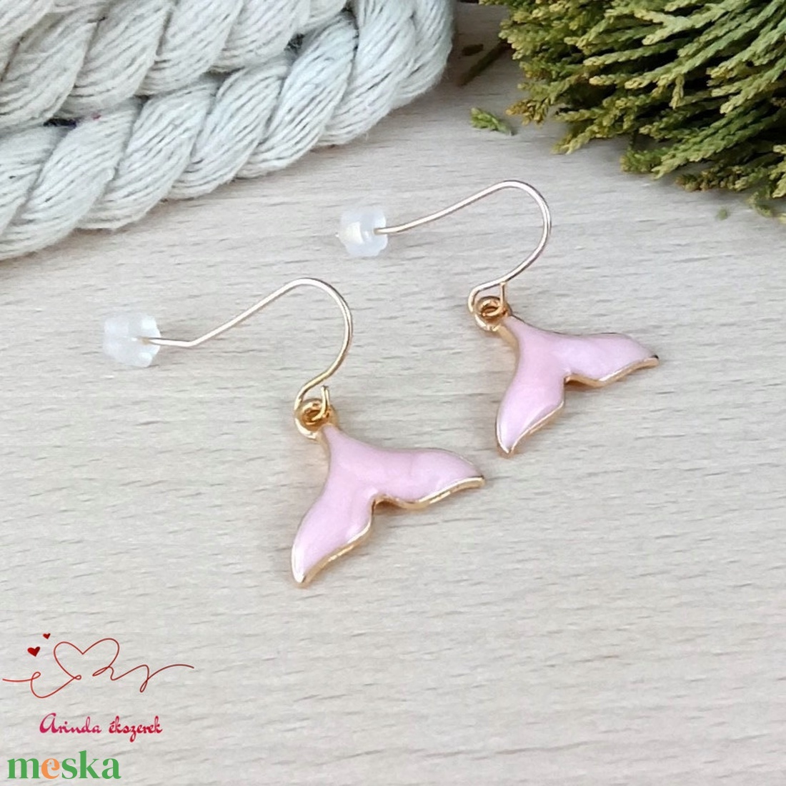 Rózsaszín sellőuszony fülbevaló karácsonyra mikulásra télire adventi kalendáriumba nőnek lánynak - ékszer - fülbevaló - lógó fülbevaló - Meska.hu