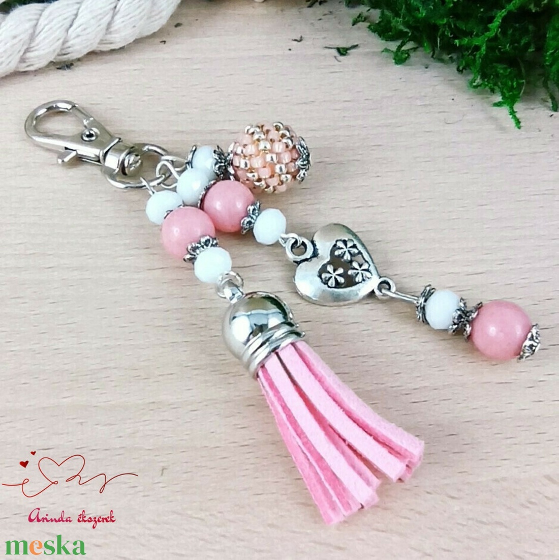 Rózsaszín bojtos kulcstartó táskadísz anyák napja ballagás évzáró pedagógus karácsony szülinap névnap  - táska & tok - kulcstartó & táskadísz - táskadísz - Meska.hu