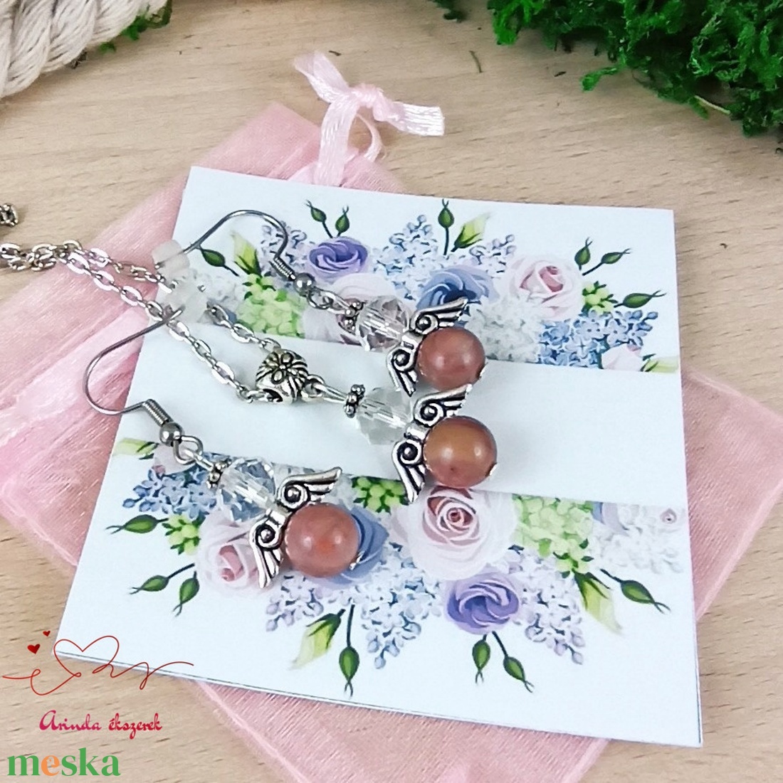 Pink rodonit ásvány angyal nyaklánc fülbevaló szett karácsonyi ajándék ötlet nőnek lánynak - ékszer - ékszerszett - Meska.hu Pink rodonit ásvány angyal nyaklánc fülbevaló szett karácsonyi ajándék ötlet nőnek lánynak - ékszer - ékszerszett - Meska.hu