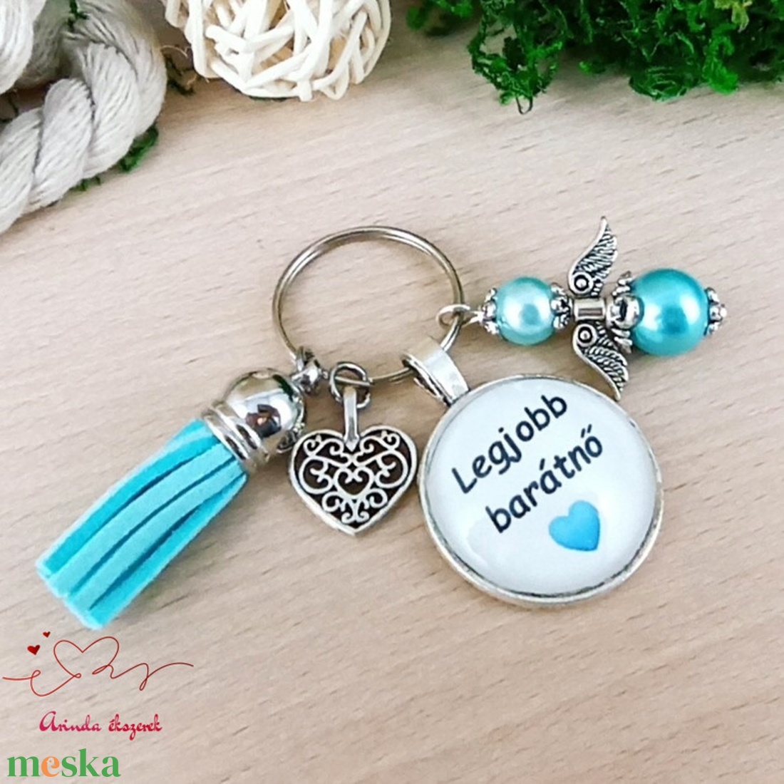 Legjobb barátnő feliratos üveglencsés kulcstartó táskadísz kék angyallal és bojttal karácsony szülinap névnap - táska & tok - kulcstartó & táskadísz - kulcstartó - Meska.hu