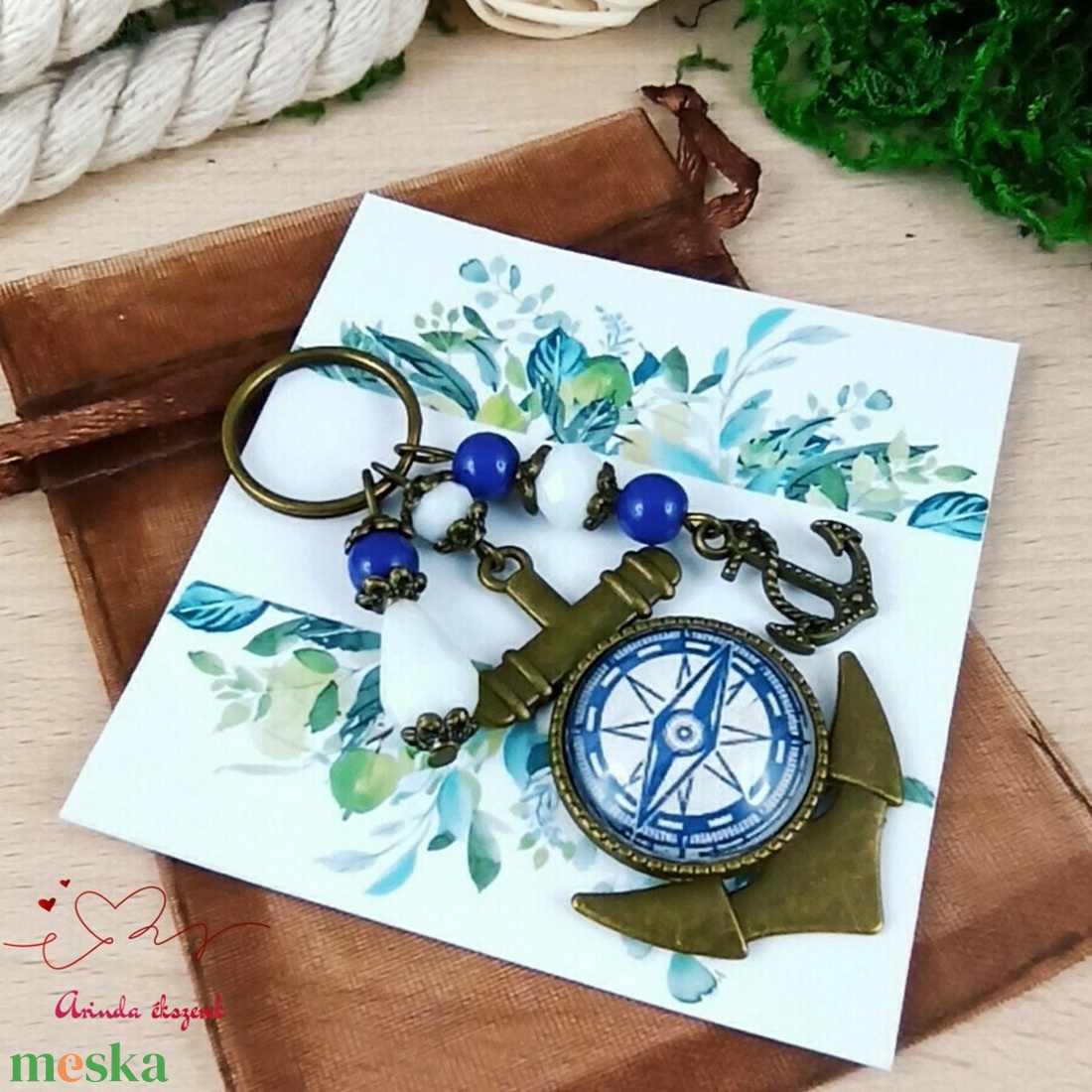 Iránytű üveglencsés kulcstartó táskadísz  - táska & tok - kulcstartó & táskadísz - táskadísz - Meska.hu