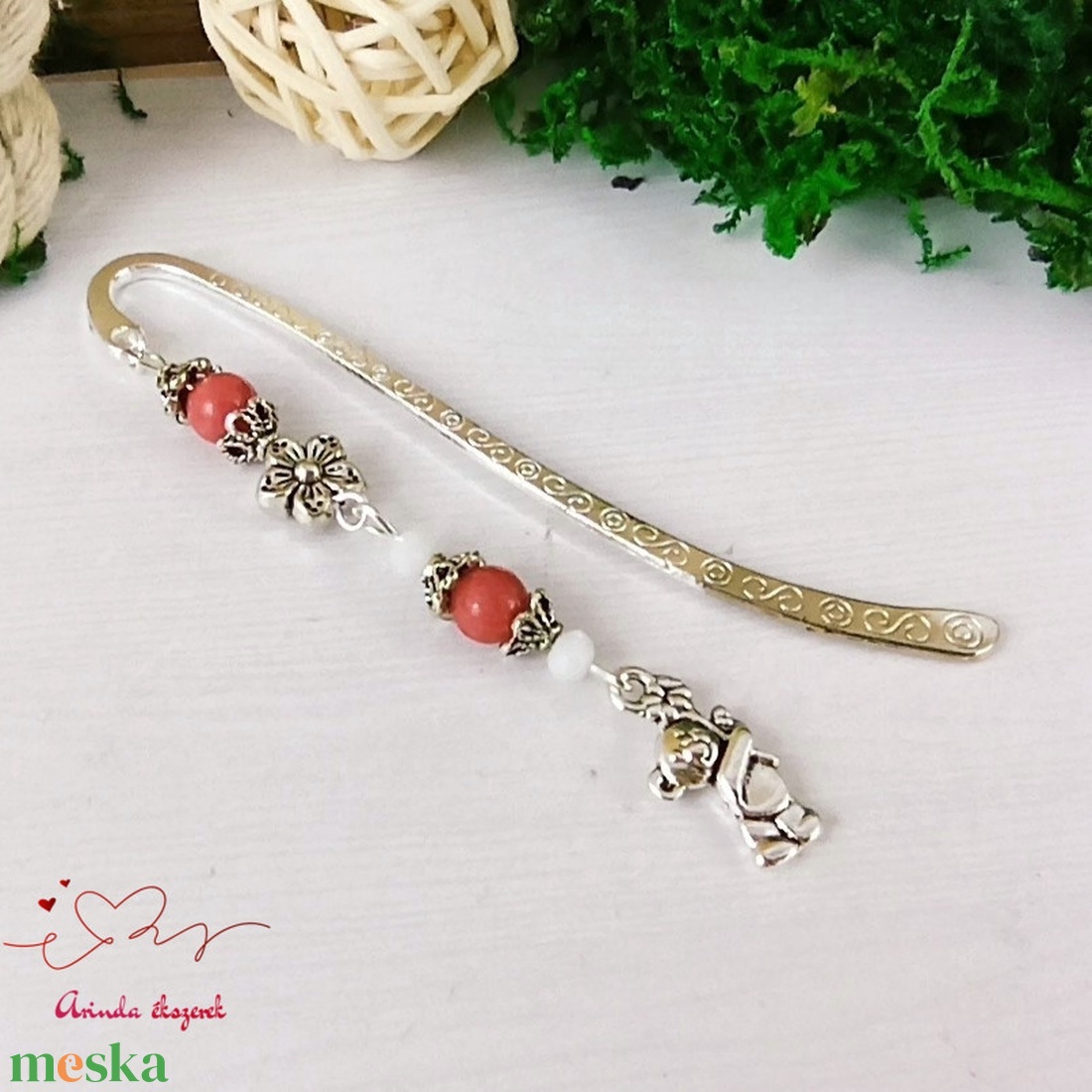 Piros maci könyvjelző egyedi ajándék ballagásra évzáróra pedagógusnak születésnapra névnapra nőnek lánynak  - könyv & zene - könyvjelző - Meska.hu