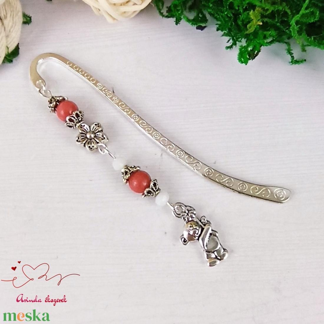 Piros maci könyvjelző egyedi ajándék ballagásra évzáróra pedagógusnak születésnapra névnapra nőnek lánynak  - könyv & zene - könyvjelző - Meska.hu