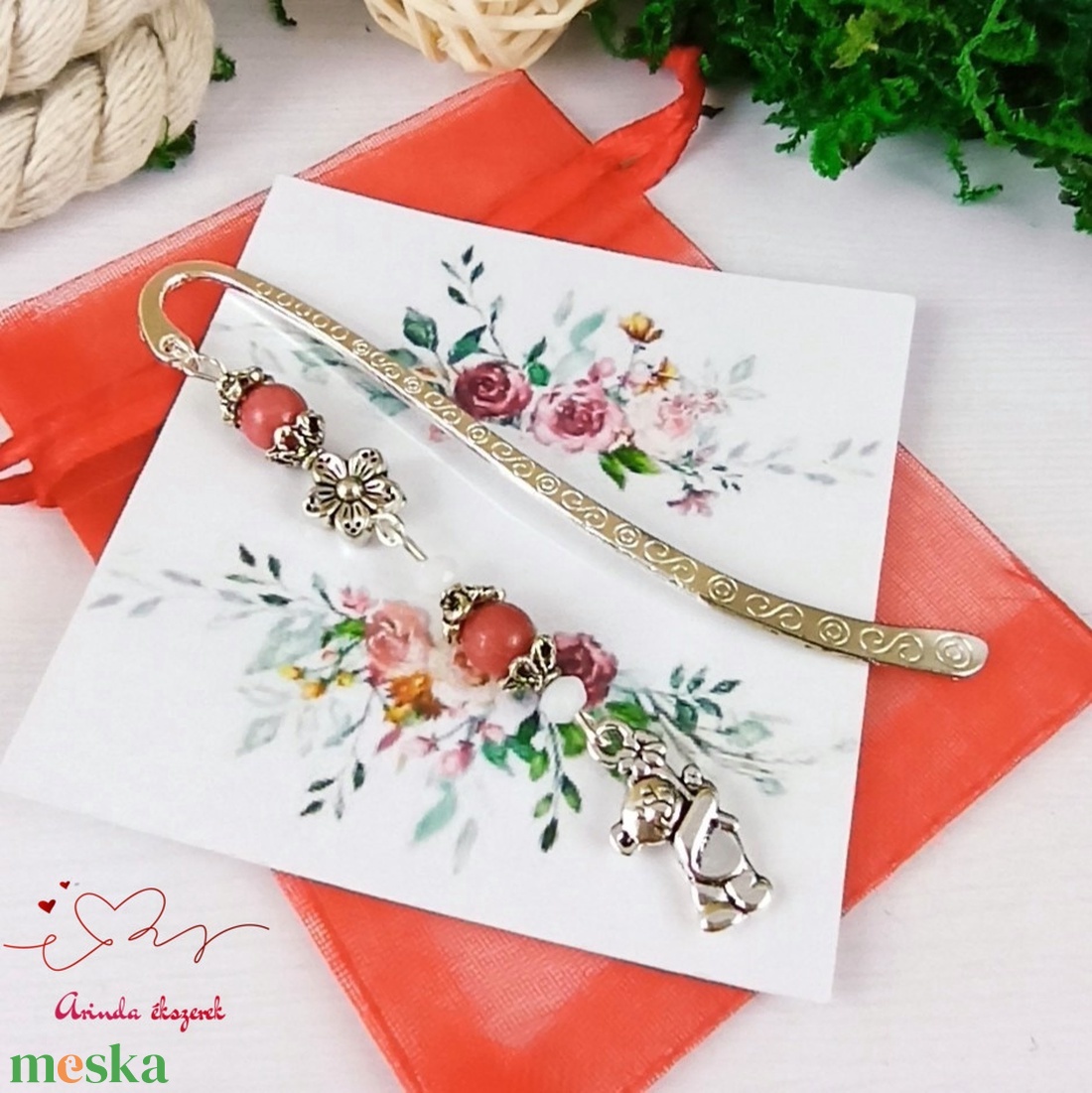 Piros maci könyvjelző egyedi ajándék ballagásra évzáróra pedagógusnak születésnapra névnapra nőnek lánynak  - könyv & zene - könyvjelző - Meska.hu