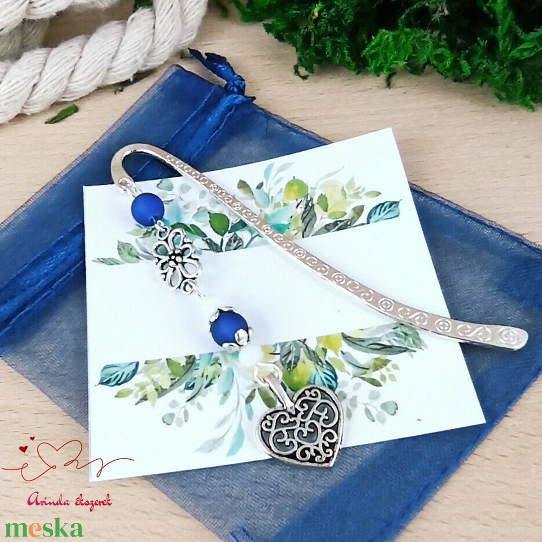 Sötétkék szív könyvjelző egyedi ajándék ballagásra évzáróra pedagógusnak születésnapra névnapra nőnek lánynak  - könyv & zene - könyvjelző - Meska.hu