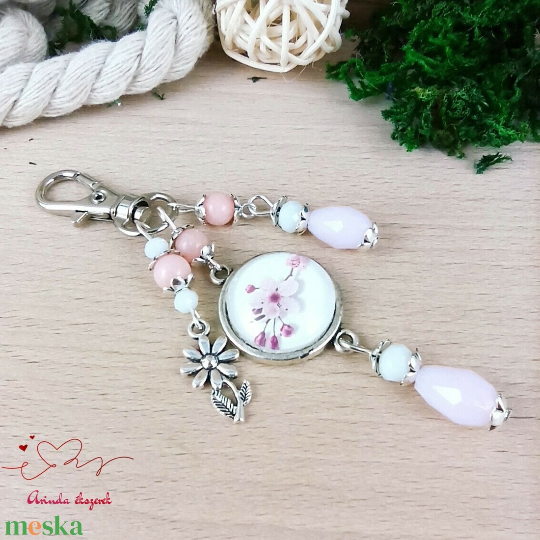 Cseresznyevirág rózsaszín bojtos üveglencsés kulcstartó táskadísz  - táska & tok - kulcstartó & táskadísz - táskadísz - Meska.hu