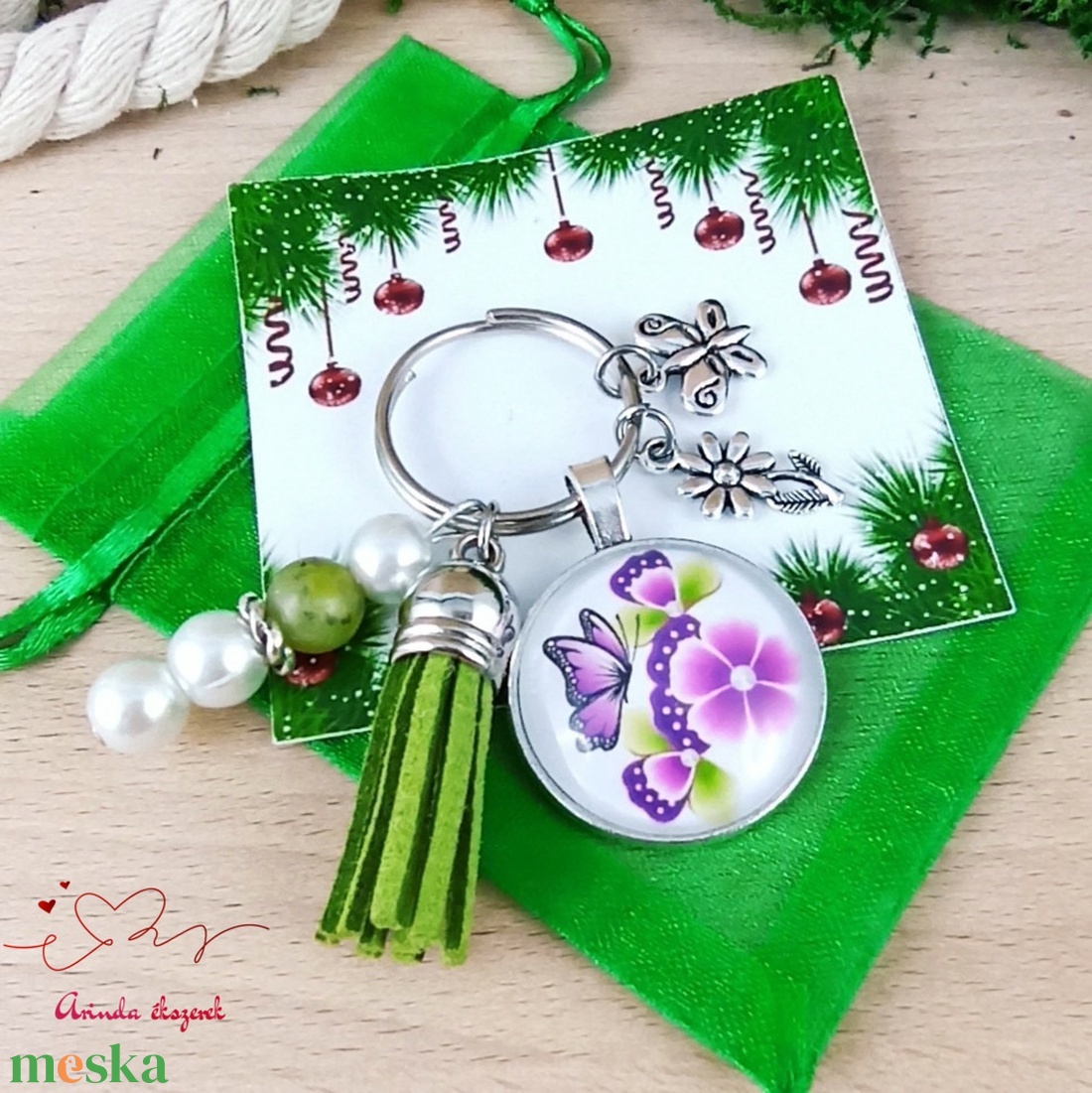 Pink pillangós zöld bojtos üveglencsés kulcstartó táskadísz pedagógusnak nőnek karácsonyra pedagógusnapra ajándék - táska & tok - kulcstartó & táskadísz - kulcstartó - Meska.hu