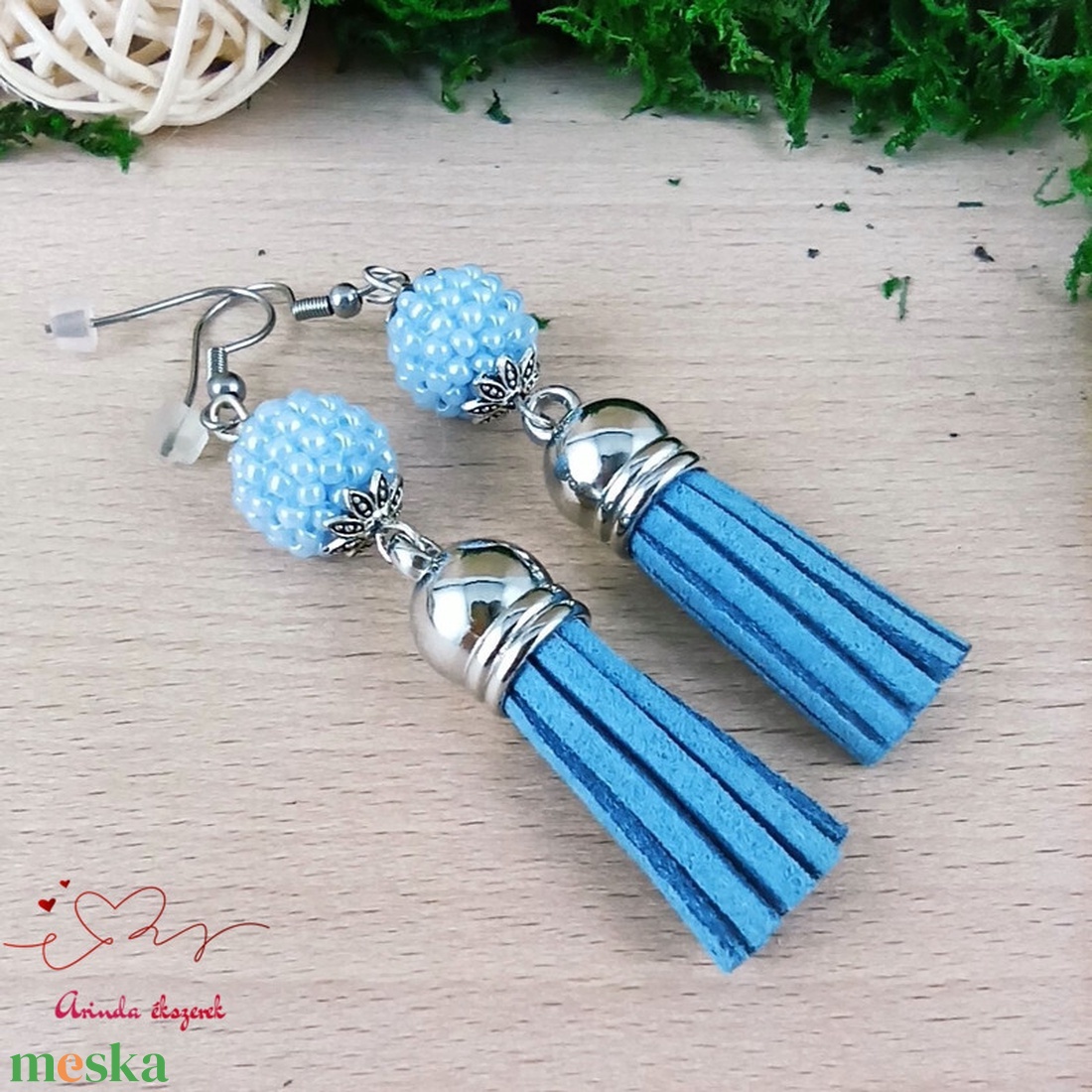 Bojtos fülbevaló antiallergén gyöngyös farmerkék acél fülbevaló tavaszi nyári ajándék nőnek lánynak esküvőre hétközna - ékszer - fülbevaló - rojtos fülbevaló - Meska.hu