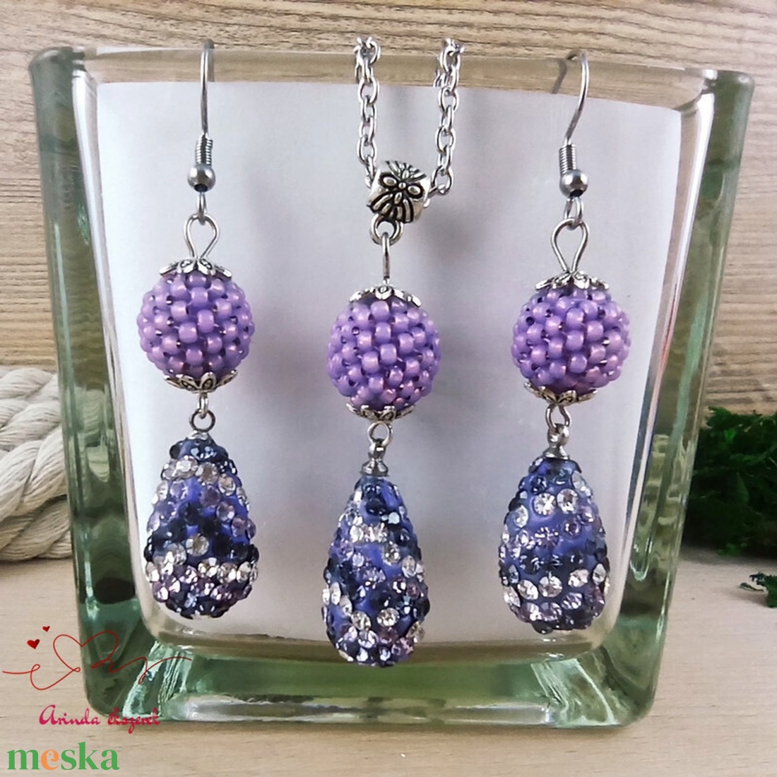 Lila fehér shamballa stílusú kristály csepp és fűzött bogyó nyaklánc fülbevaló szett - ékszer - ékszerszett - Meska.hu Lila fehér shamballa stílusú kristály csepp és fűzött bogyó nyaklánc fülbevaló szett - ékszer - ékszerszett - Meska.hu