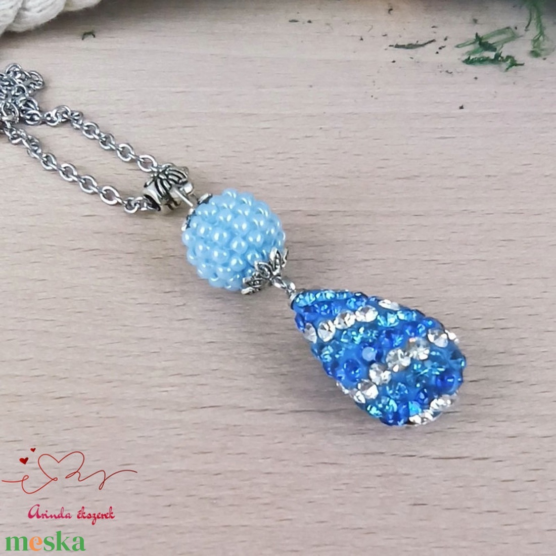 Kék kristály shamballa stílusú kristály csepp és fűzött bogyó nyaklánc - ékszer - nyaklánc - bogyós nyaklánc - Meska.hu Kék kristály shamballa stílusú kristály csepp és fűzött bogyó nyaklánc - ékszer - nyaklánc - bogyós nyaklánc - Meska.hu