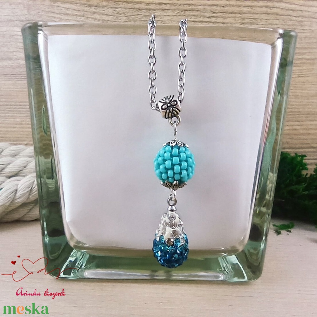 Kék, fehér kristály shamballa stílusú kristály csepp és fűzött bogyó nyaklánc - ékszer - nyaklánc - bogyós nyaklánc - Meska.hu Kék, fehér kristály shamballa stílusú kristály csepp és fűzött bogyó nyaklánc - ékszer - nyaklánc - bogyós nyaklánc - Meska.hu