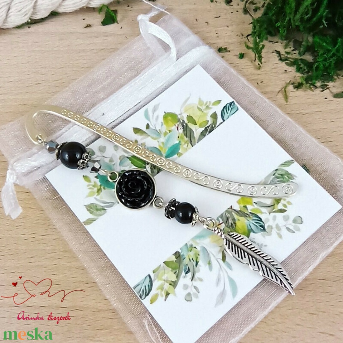 Fekete apró rózsa könyvjelző tibeti ezüst alappal szürke és fekete gyöngyökkel tollal - könyv & zene - könyvjelző - Meska.hu