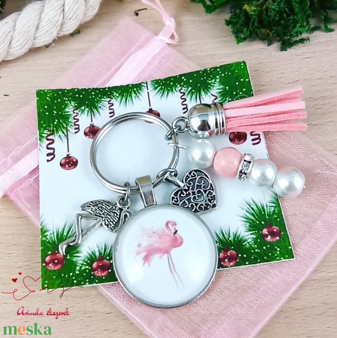 Flamingó rózsaszín bojtos üveglencsés kulcstartó táskadísz  - táska & tok - kulcstartó & táskadísz - táskadísz - Meska.hu
