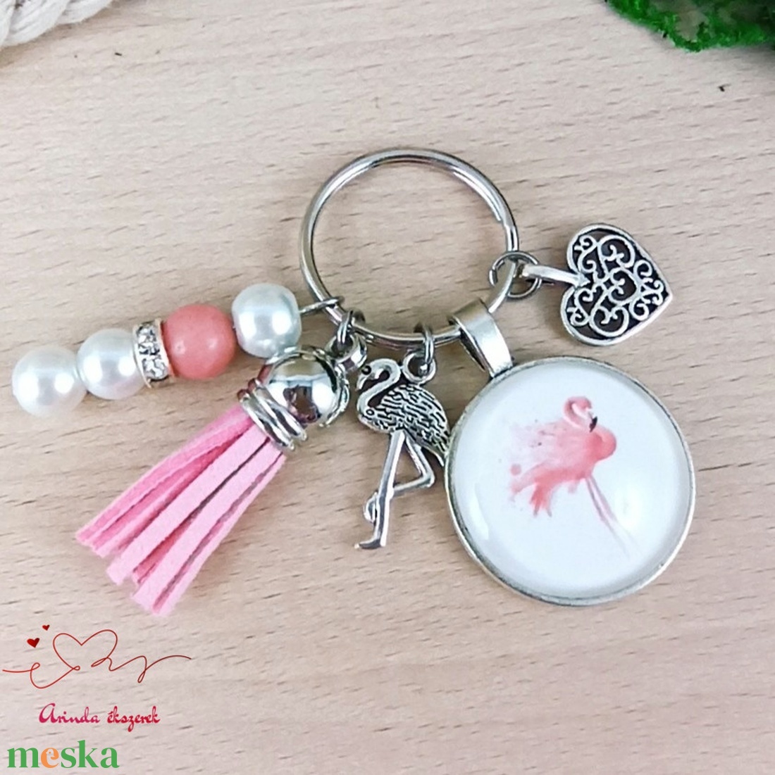 Flamingó rózsaszín bojtos üveglencsés kulcstartó táskadísz  - táska & tok - kulcstartó & táskadísz - táskadísz - Meska.hu