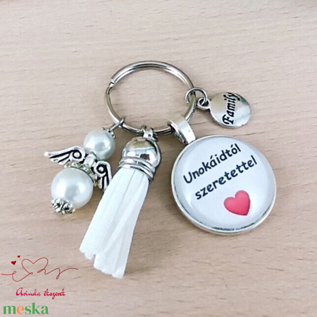 Unokáidtól szeretettel feliratos fehér bojtos üveglencsés kulcstartó táskadísz karácsony  - táska & tok - kulcstartó & táskadísz - táskadísz - Meska.hu
