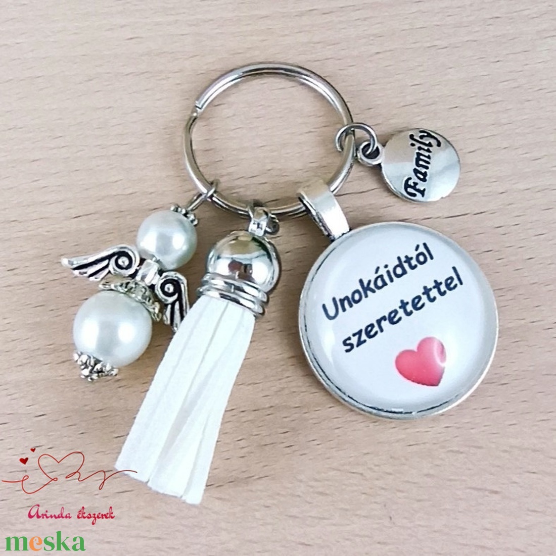 Unokáidtól szeretettel feliratos fehér bojtos üveglencsés kulcstartó táskadísz karácsony  - táska & tok - kulcstartó & táskadísz - táskadísz - Meska.hu