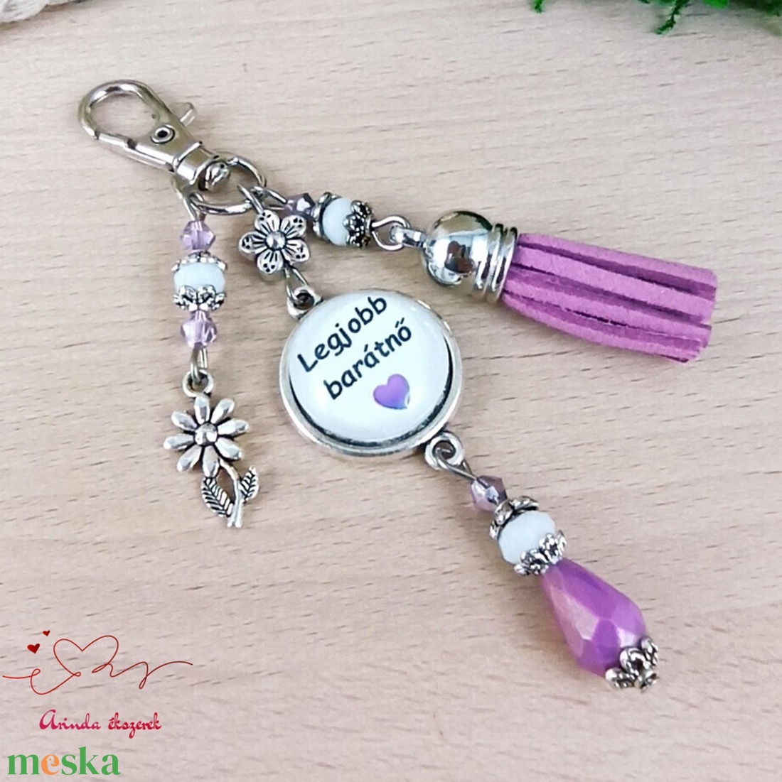 Legjobb barátnő feliratos lila bojtos üveglencsés kulcstartó táskadísz  - táska & tok - kulcstartó & táskadísz - kulcstartó - Meska.hu