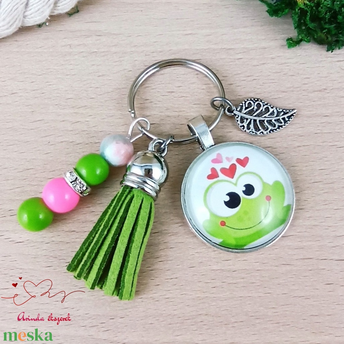 Béka zöld bojtos üveglencsés kulcstartó táskadísz  - táska & tok - kulcstartó & táskadísz - kulcstartó - Meska.hu