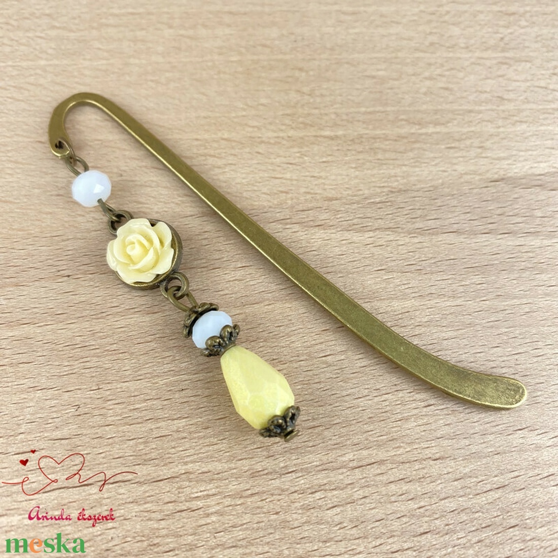 Krém apró rózsa könyvjelző antik bronz alappal fehér gyöngyel cseppel  - könyv & zene - könyvjelző - Meska.hu