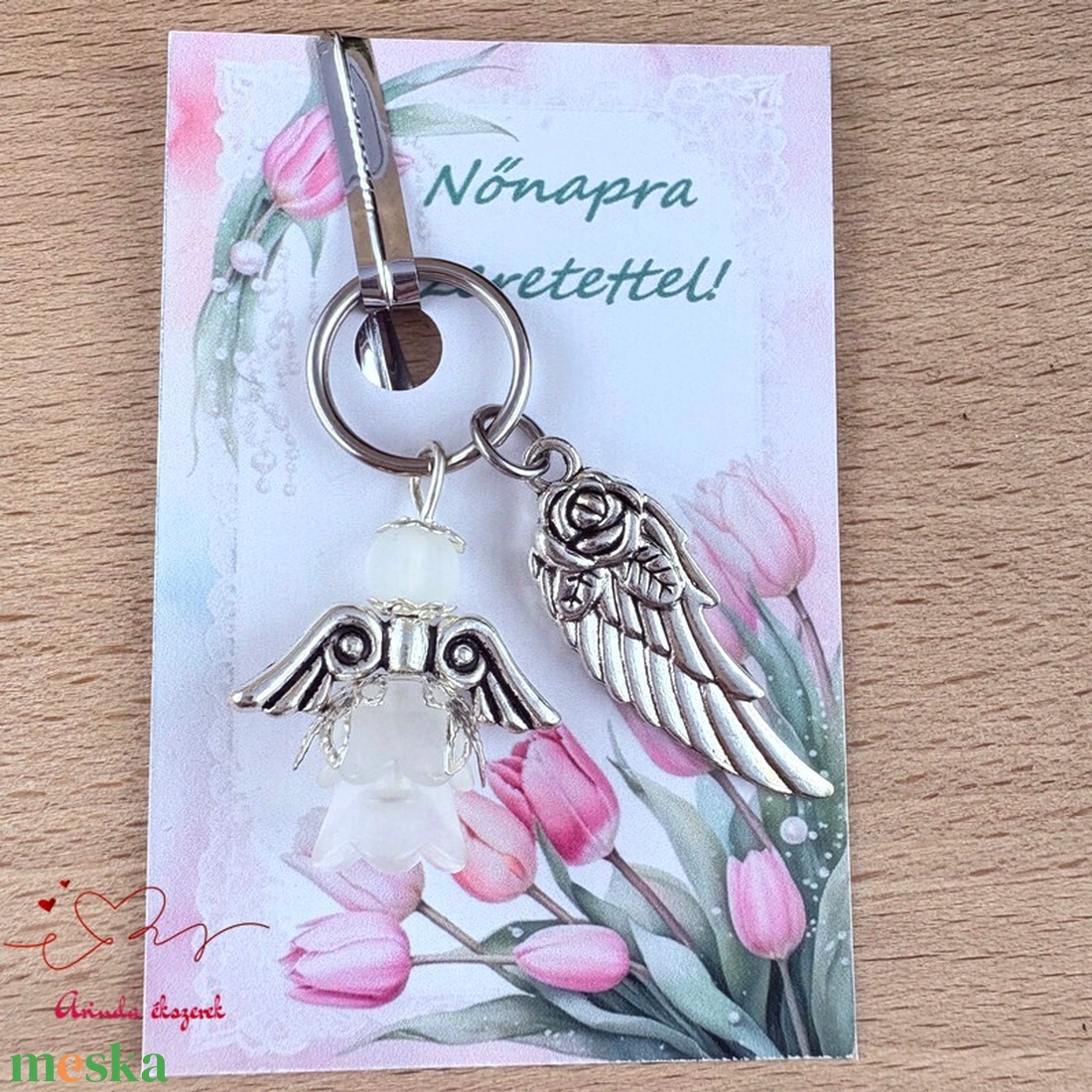 Nőnapi ajándék jóság fehér angyala kulcstartó ajándékkártyával választható medállal szív angyal angyalszárny  - táska & tok - kulcstartó & táskadísz - kulcstartó - Meska.hu