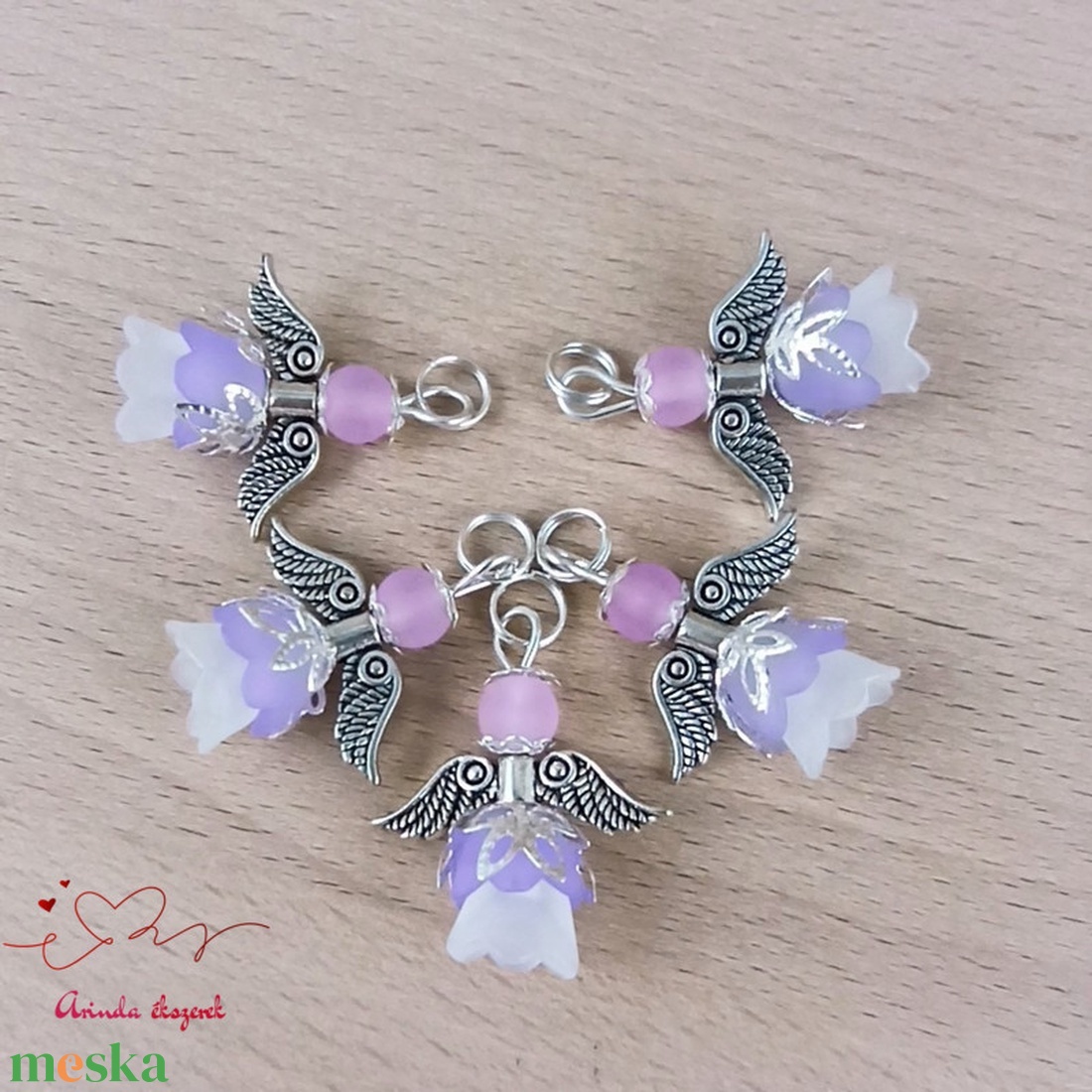 Angyalka medál lila 5 db-os csomagban ajándékkártyával karácsonyi apróság kollégának osztálytársnak vendégnek - karácsony - karácsonyi ajándékozás - karácsonyi képeslap, üdvözlőlap, ajándékkísérő - Meska.hu