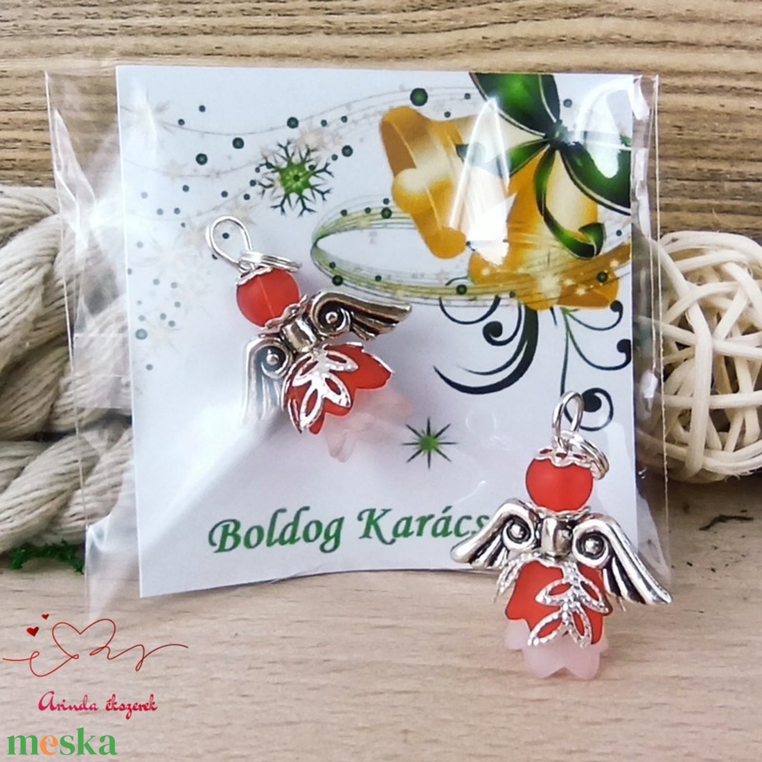 Angyalka medál piros 5 db-os csomagban ajándékkártyával karácsonyi apróság kollégának osztálytársnak vendégnek - karácsony - karácsonyi ajándékozás - karácsonyi képeslap, üdvözlőlap, ajándékkísérő - Meska.hu