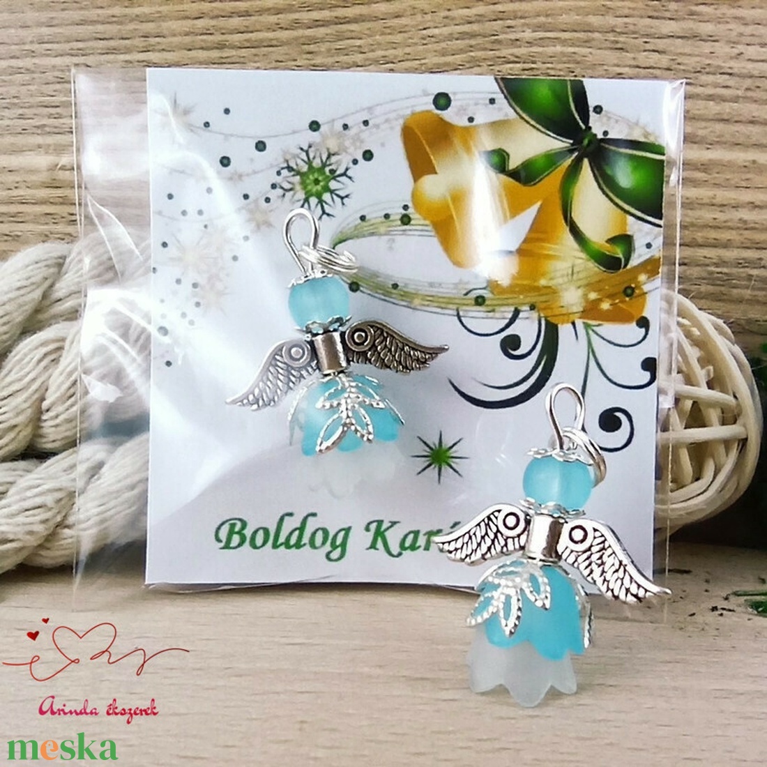 Angyalka medál világoskék 5 db-os csomagban ajándékkártyával karácsonyi apróság kollégának osztálytársnak vendégnek - karácsony - karácsonyi ajándékozás - karácsonyi képeslap, üdvözlőlap, ajándékkísérő - Meska.hu