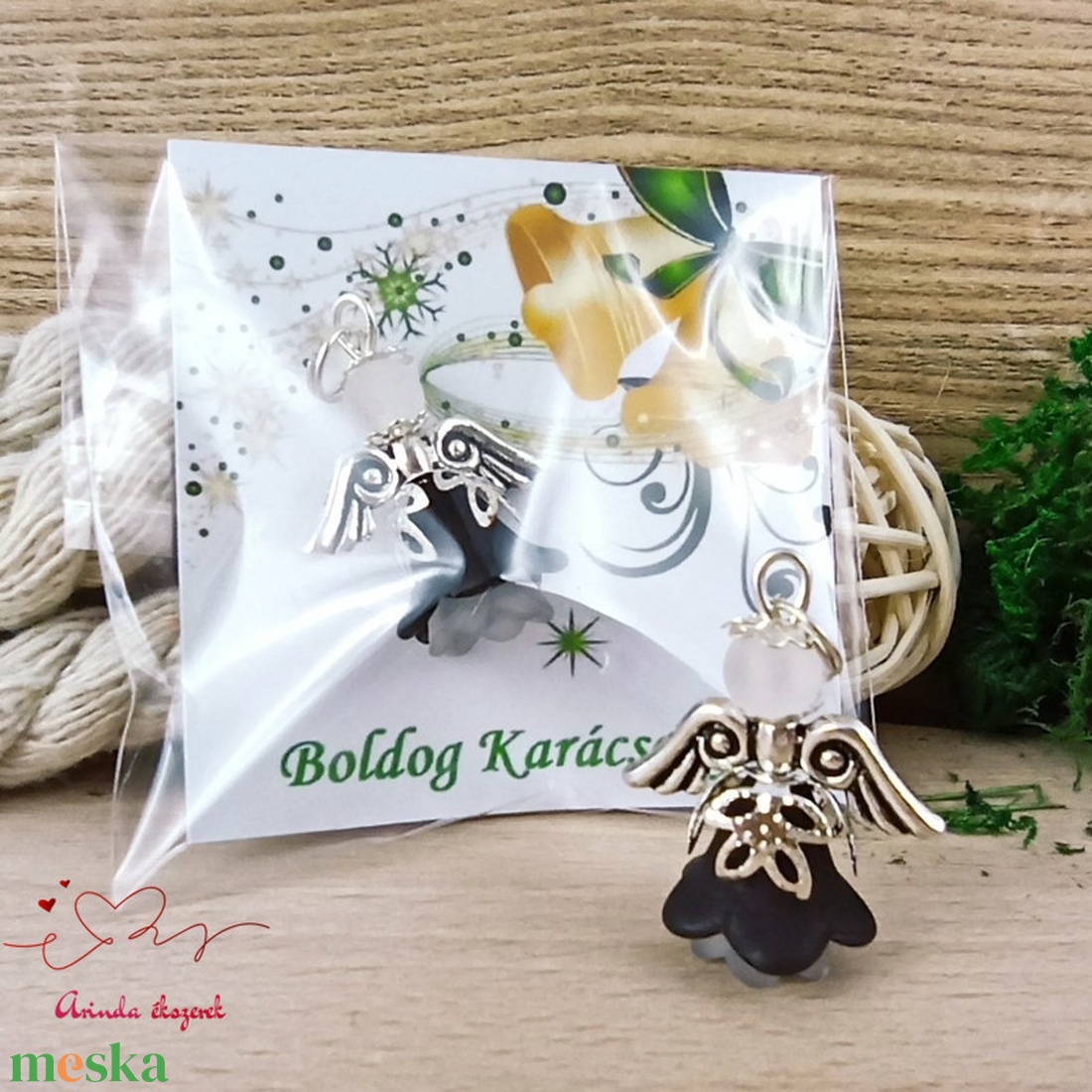 Angyalka medál fekete-fehér 5 db-os csomagban ajándékkártyával karácsonyi apróság kollégának osztálytársnak vendégnek - karácsony - karácsonyi ajándékozás - karácsonyi képeslap, üdvözlőlap, ajándékkísérő - Meska.hu