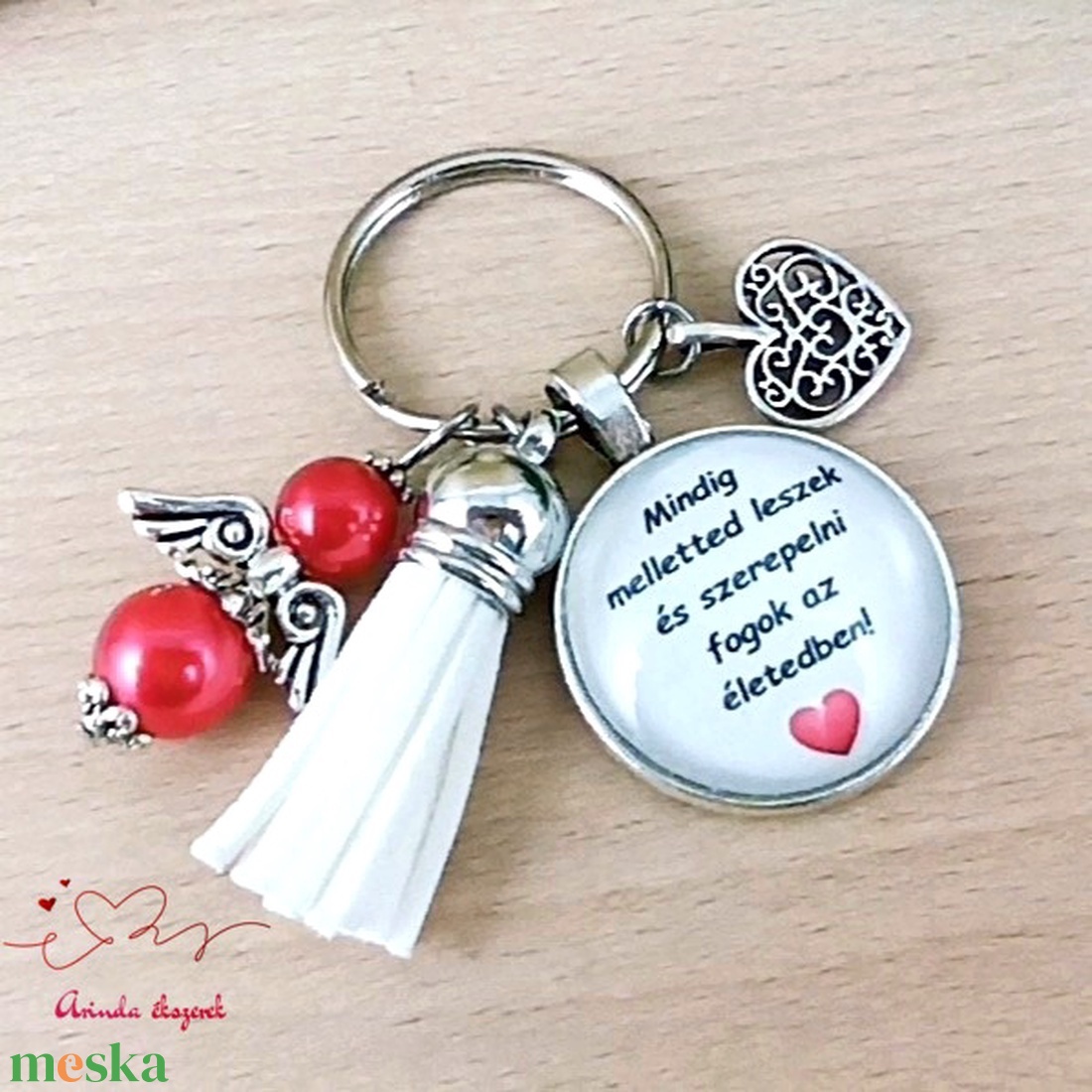 Mindig melletted leszek feliratos piros bojtos üveglencsés kulcstartó táskadísz karácsony  - táska & tok - kulcstartó & táskadísz - kulcstartó - Meska.hu