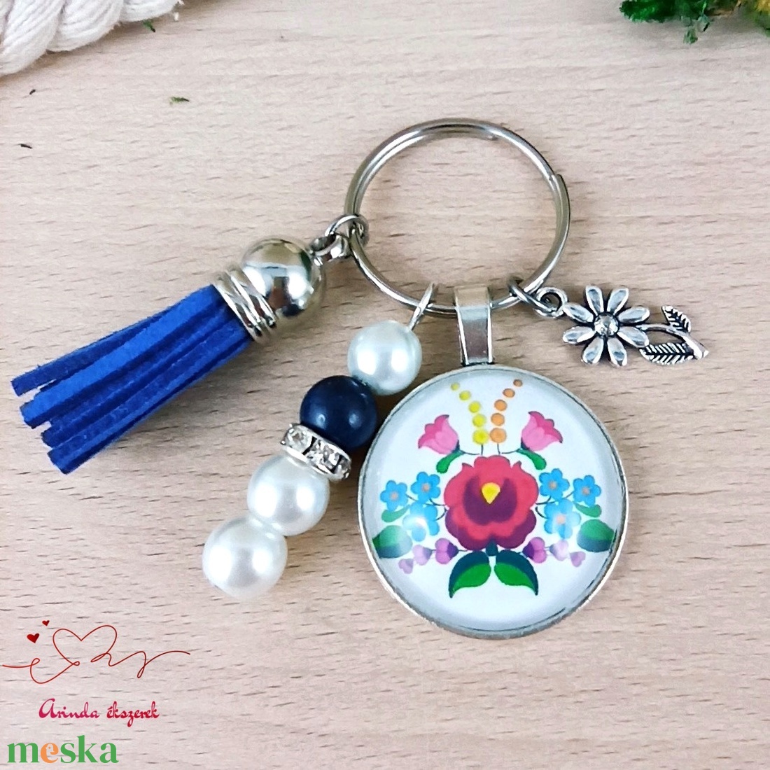 Magyaros kék bojtos üveglencsés kulcstartó táskadísz  - táska & tok - kulcstartó & táskadísz - táskadísz - Meska.hu