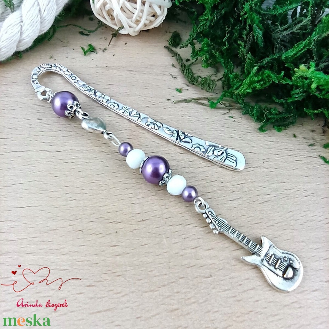 Lila gitár könyvjelző  - könyv & zene - könyvjelző - Meska.hu