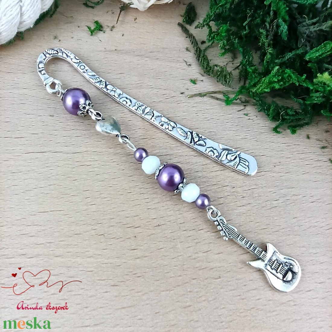 Lila gitár könyvjelző  - könyv & zene - könyvjelző - Meska.hu