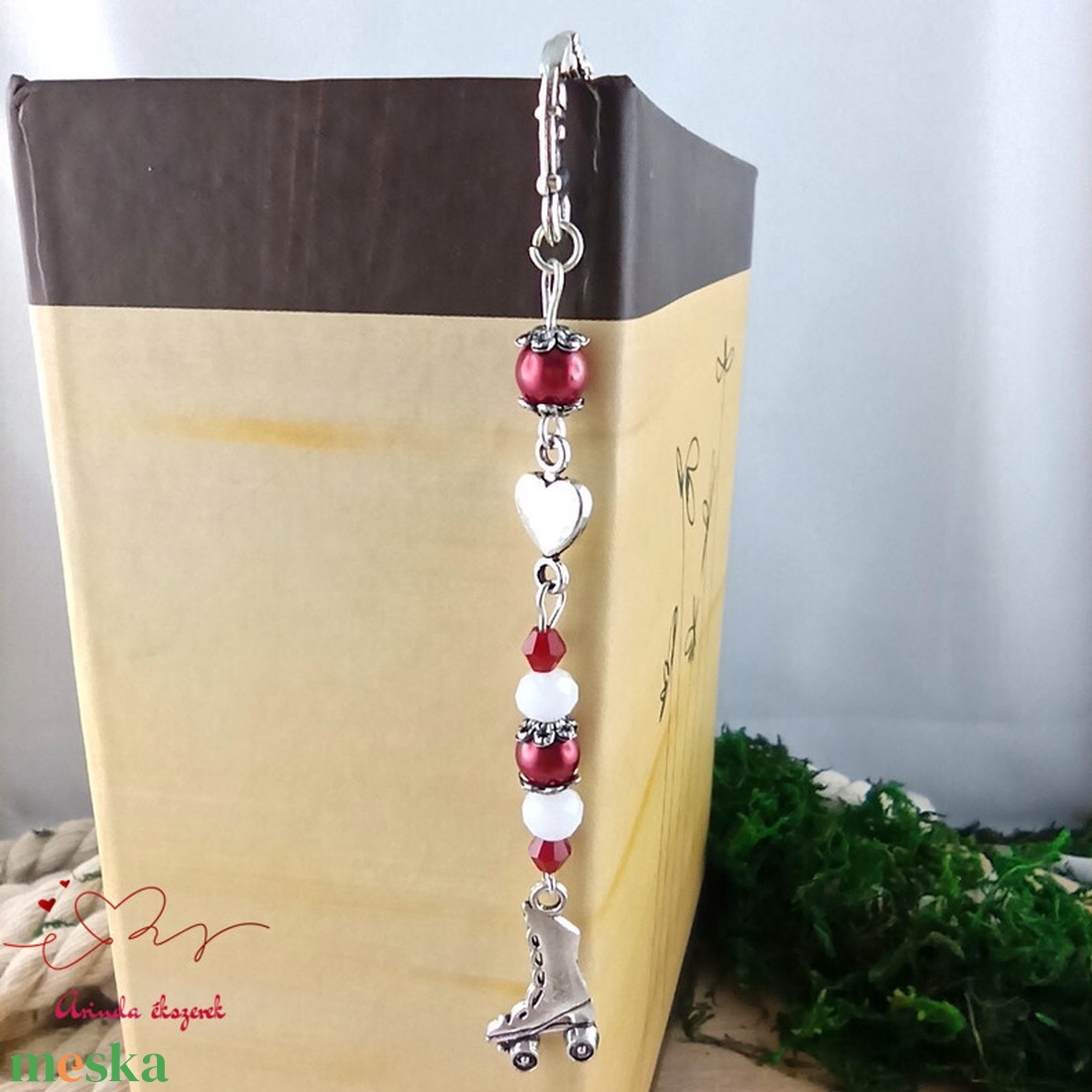 Piros görkori könyvjelző  - könyv & zene - könyvjelző - Meska.hu