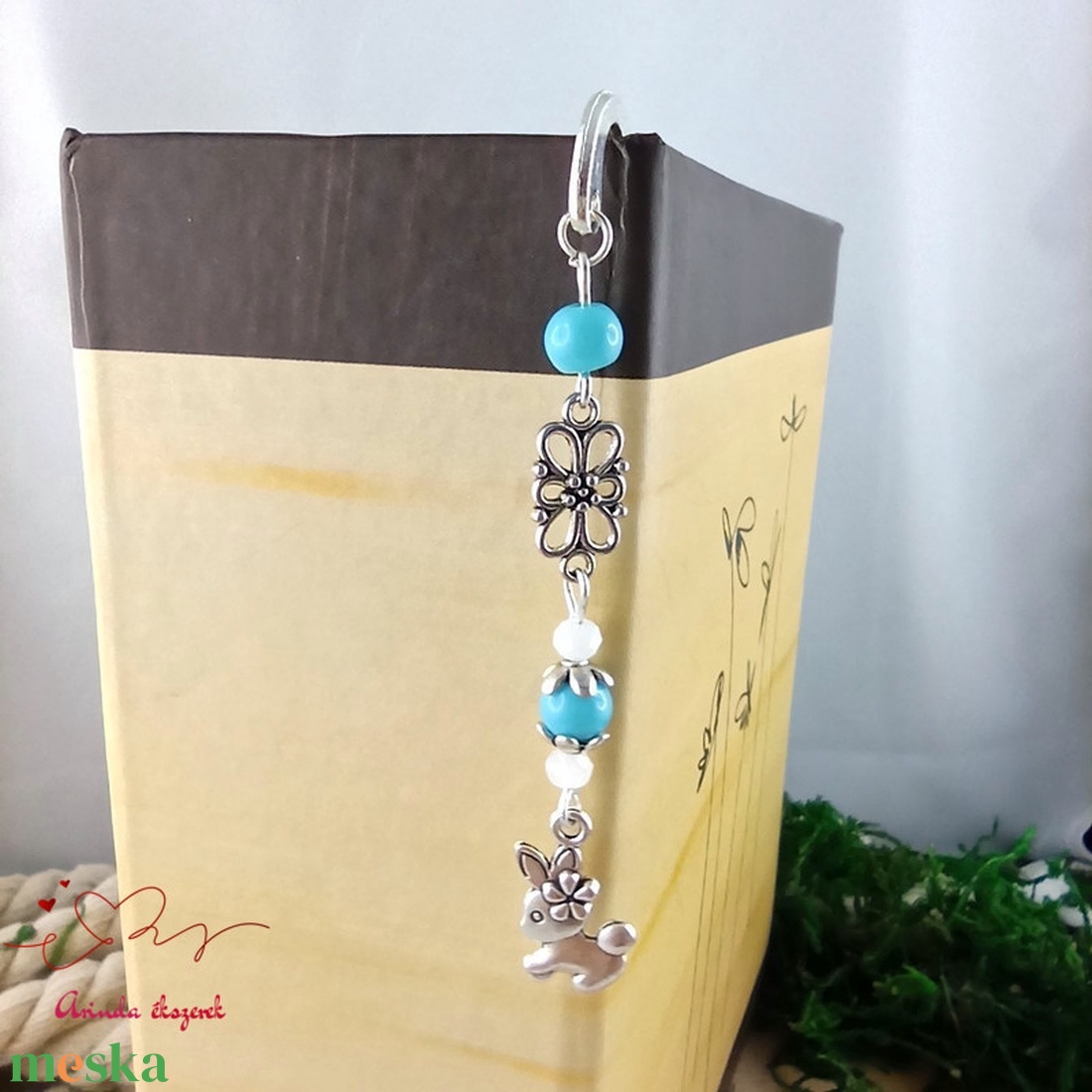 Világoskék nyuszi könyvjelző  - könyv & zene - könyvjelző - Meska.hu