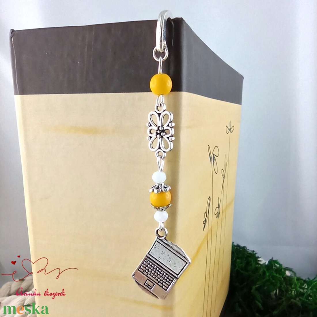 Sárga laptop könyvjelző könyvékszer  - könyv & zene - könyvjelző - Meska.hu