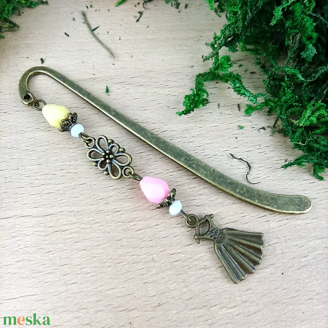 Rózsaszín sárga ruha könyvjelző  - könyv & zene - könyvjelző - Meska.hu