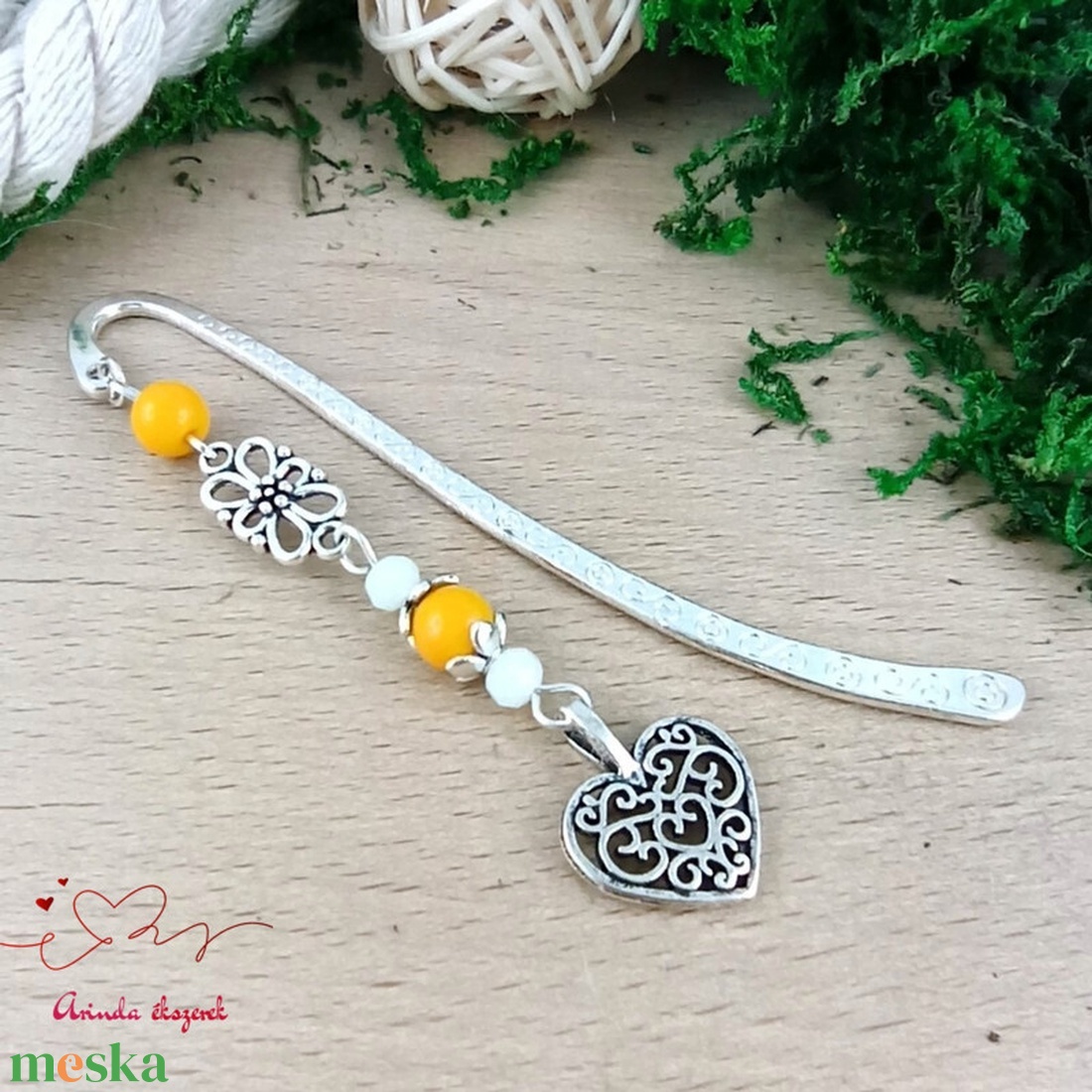 Sárga szív könyvjelző  - könyv & zene - könyvjelző - Meska.hu