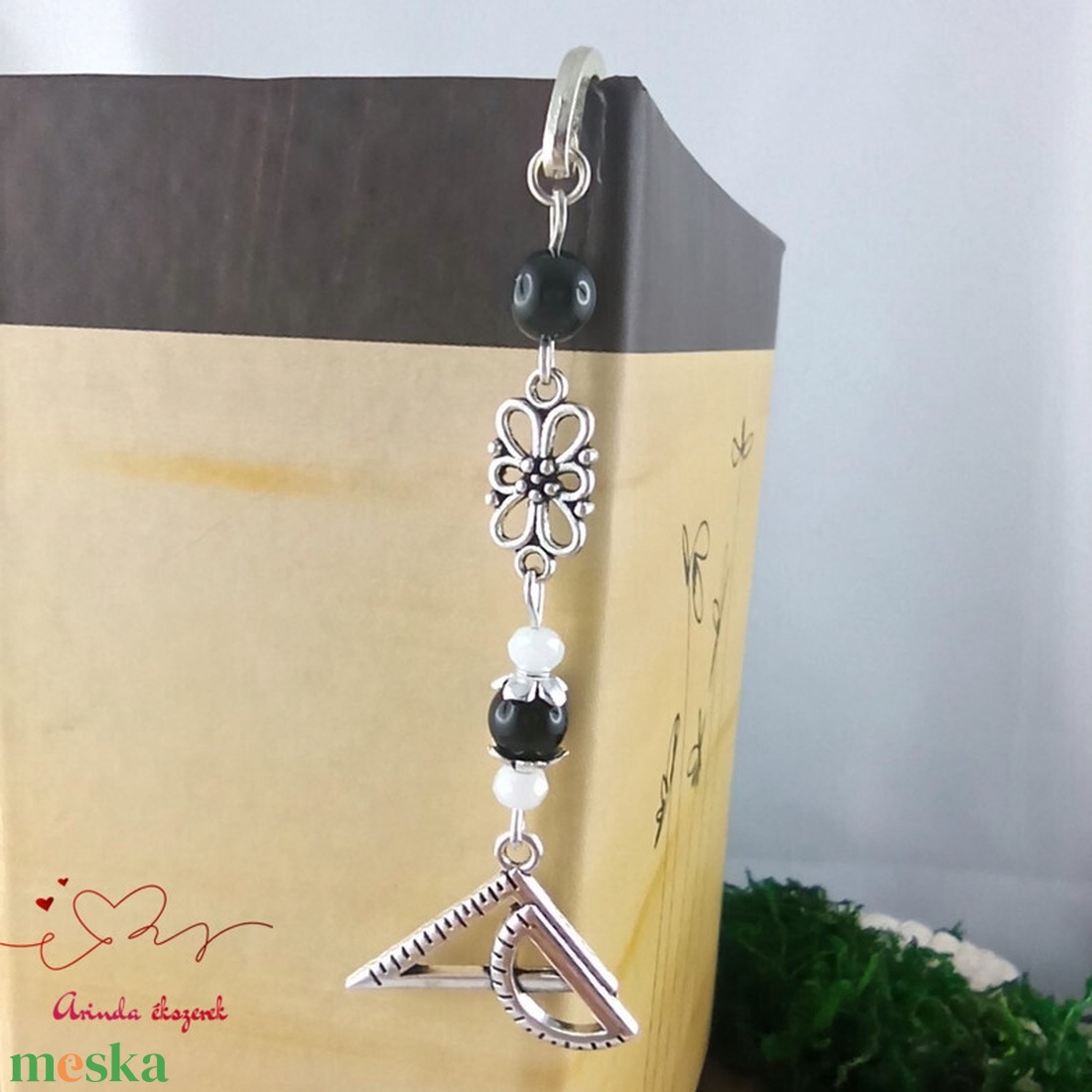 Fekete vonalzó könyvjelző  - könyv & zene - könyvjelző - Meska.hu