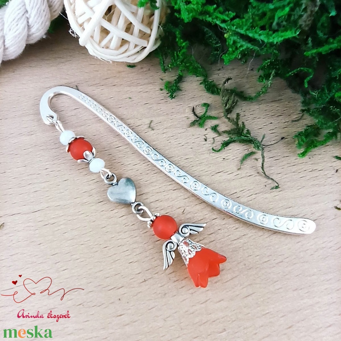 Angyal könyvjelző piros gyöngyökkel - meghitt karácsonyi ajándék könyvszeretőknek - könyv & zene - könyvjelző - Meska.hu