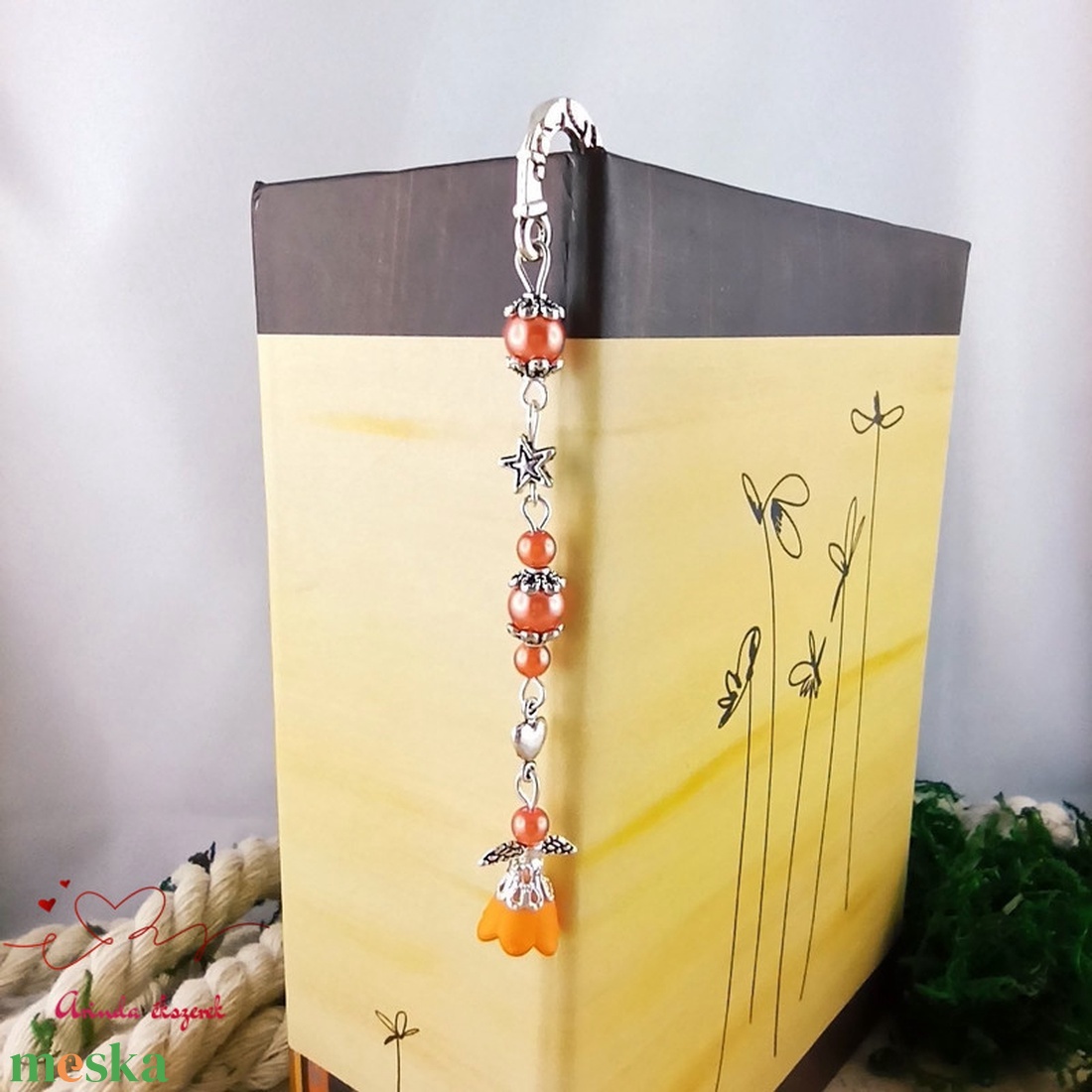 Angyal könyvjelző narancssárga gyöngyökkel - meghitt karácsonyi ajándék könyvszeretőknek - könyv & zene - könyvjelző - Meska.hu