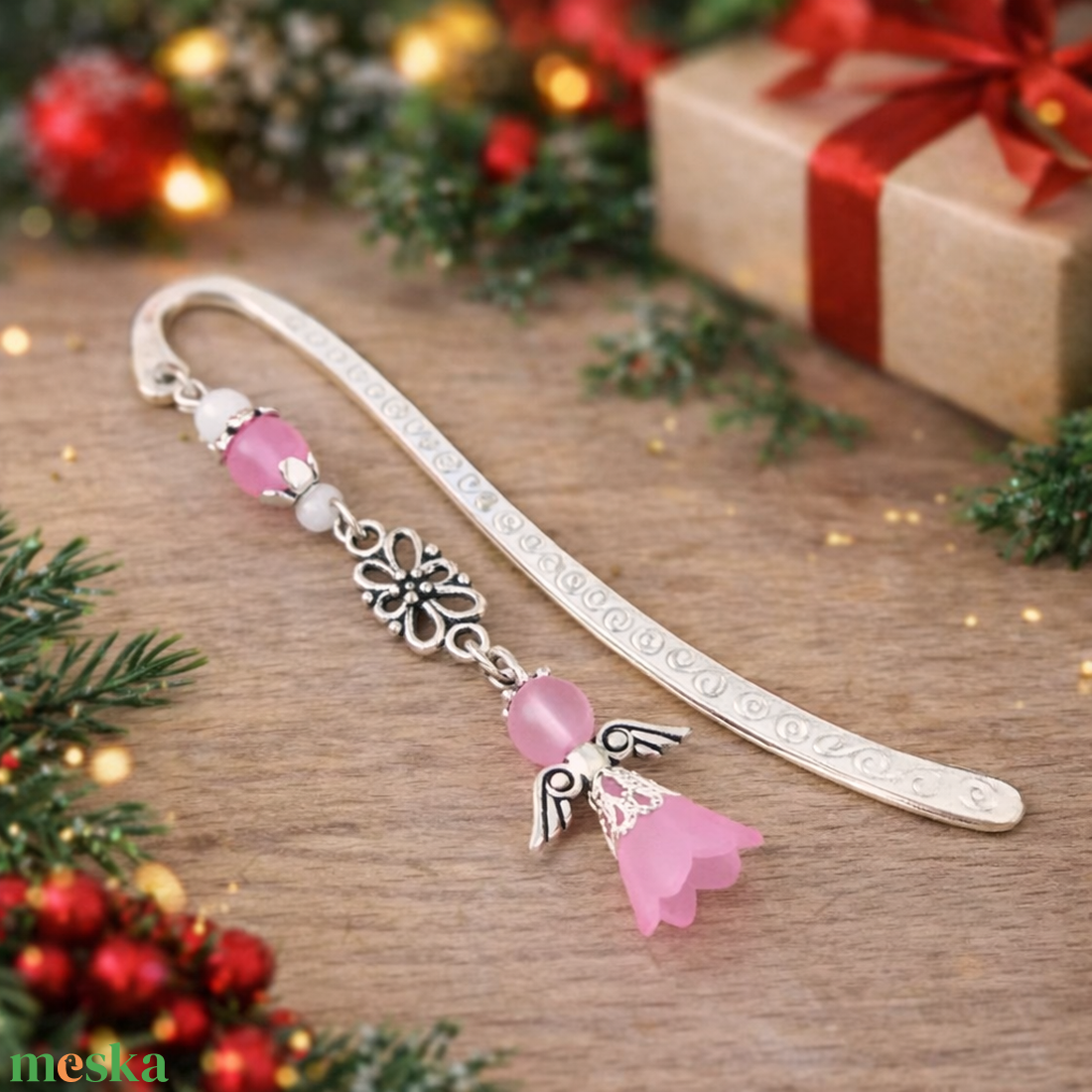 Angyal könyvjelző rózsaszín gyöngyökkel - meghitt karácsonyi ajándék könyvszeretőknek - könyv & zene - könyvjelző - Meska.hu