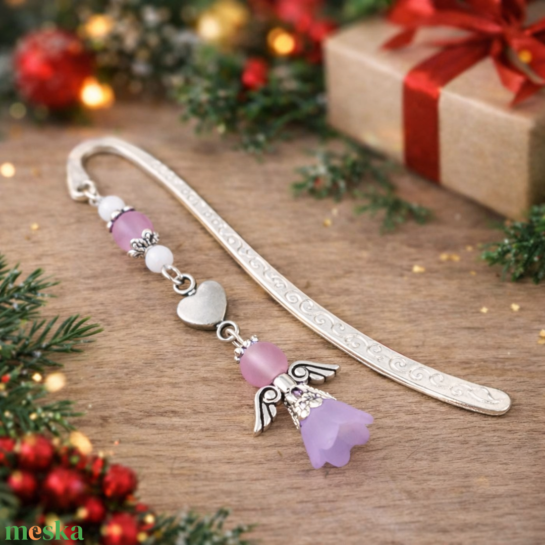 Angyal könyvjelző lila gyöngyökkel - meghitt karácsonyi ajándék könyvszeretőknek - könyv & zene - könyvjelző - Meska.hu