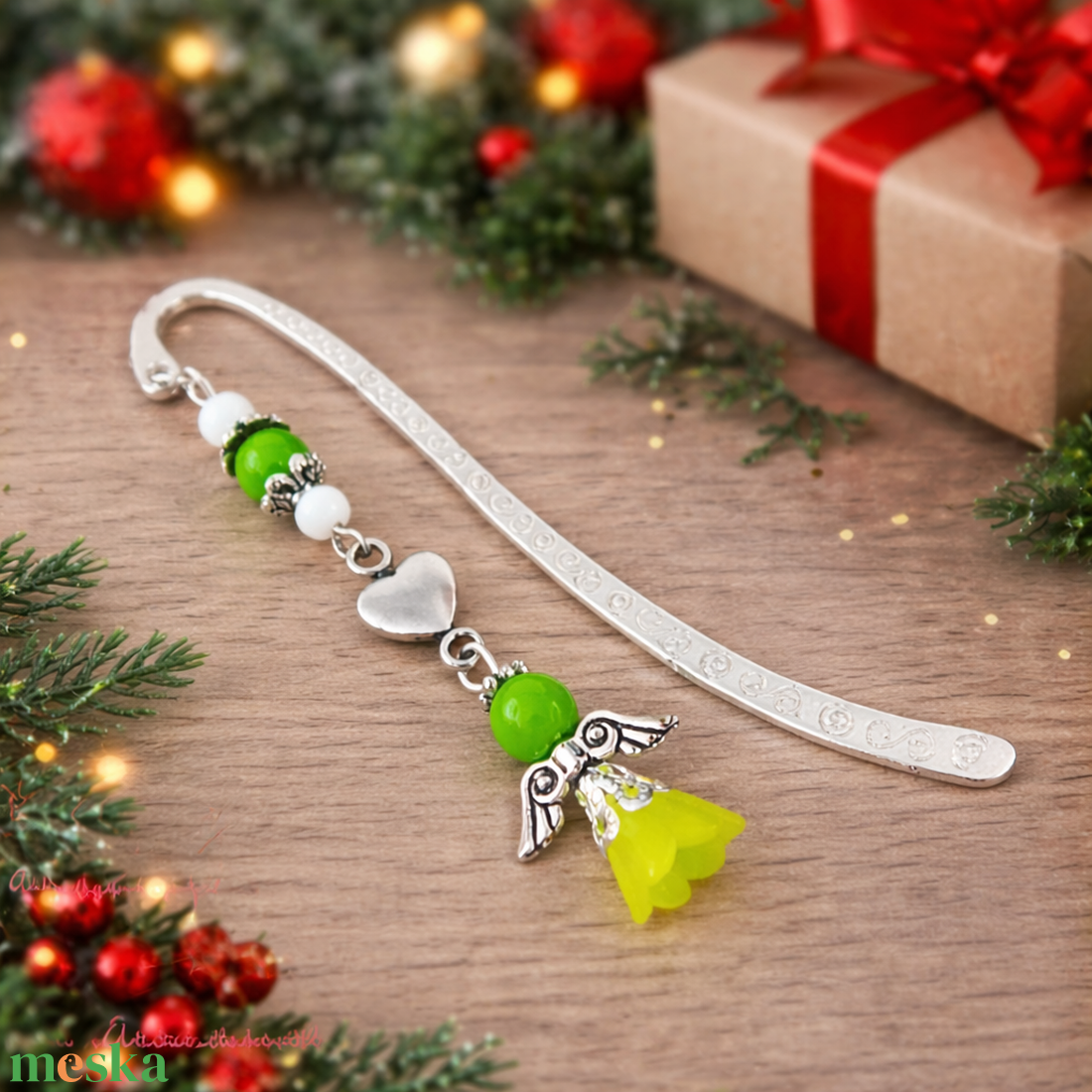 Angyal könyvjelző zöld gyöngyökkel - meghitt karácsonyi ajándék könyvszeretőknek - könyv & zene - könyvjelző - Meska.hu