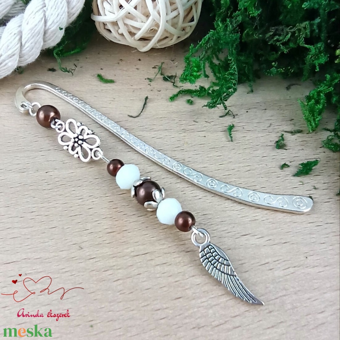 Angyalszárny könyvjelző  barna gyöngyökkel - kézzel készült ajándék könyvszeretőknek - könyv & zene - könyvjelző - Meska.hu