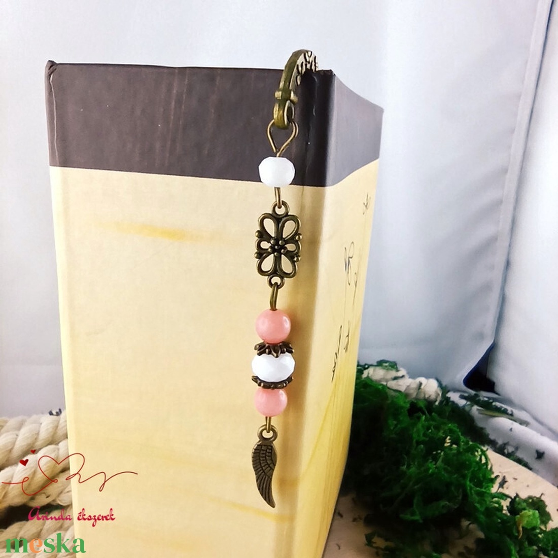 Angyalszárny könyvjelző  púder gyöngyökkel - kézzel készült ajándék könyvszeretőknek - könyv & zene - könyvjelző - Meska.hu