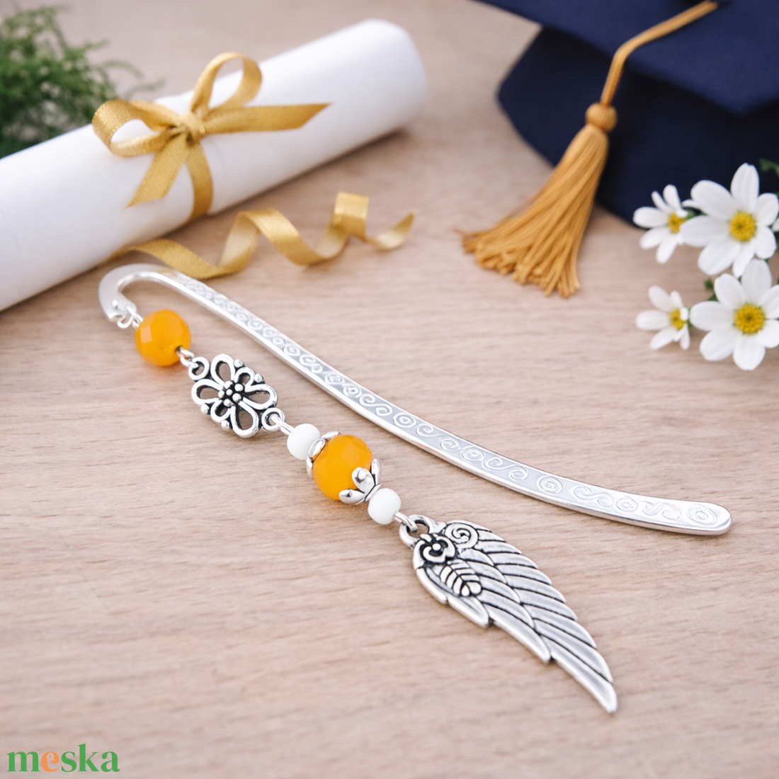 Angyalszárnyas könyvjelző - évzáró ajándék ballagásra, év végi köszönetként narancs színben - könyv & zene - könyvjelző - Meska.hu