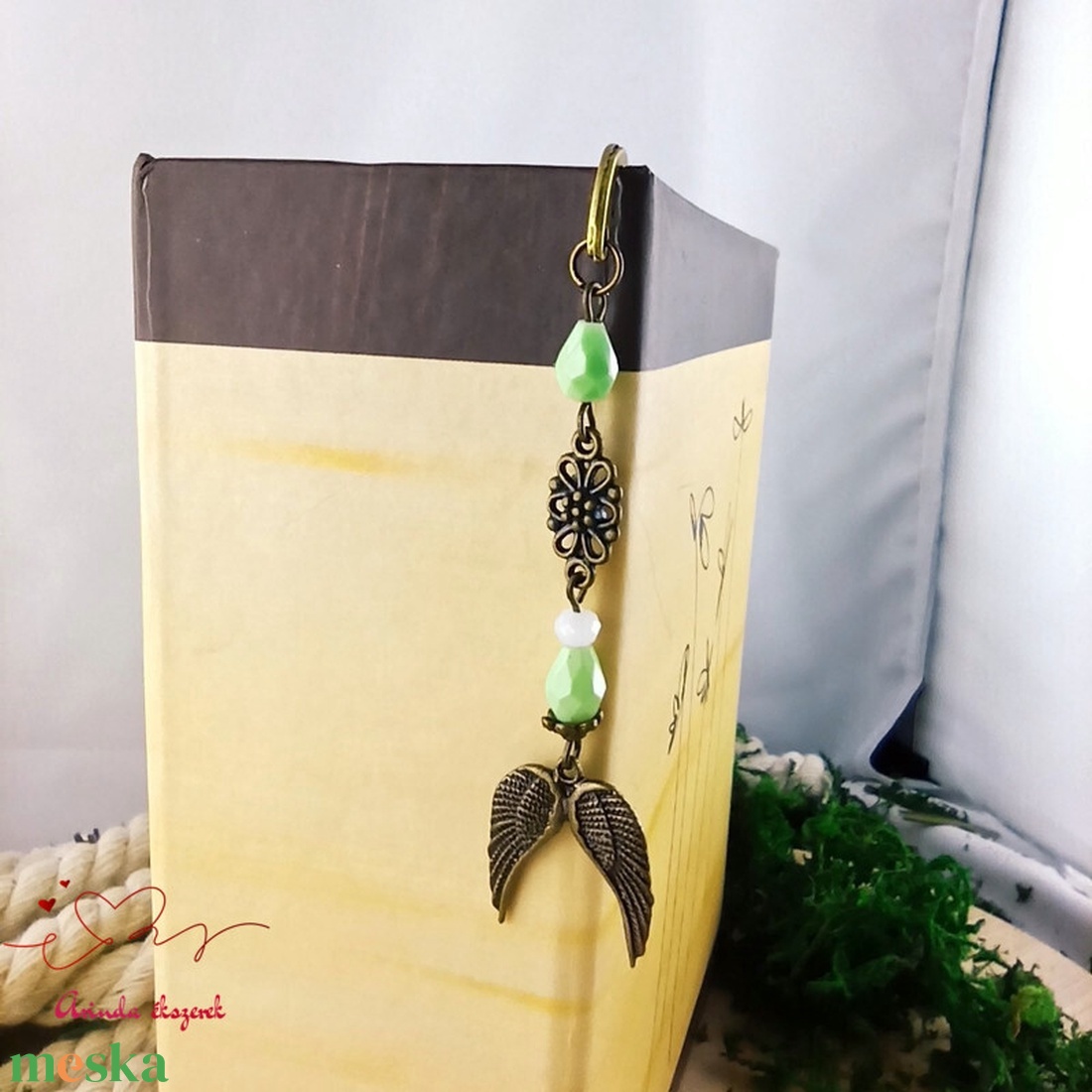 Dupla angyalszárny könyvjelző zöld gyöngyökkel - meghitt karácsonyi ajándék könyvszeretőknek - könyv & zene - könyvjelző - Meska.hu
