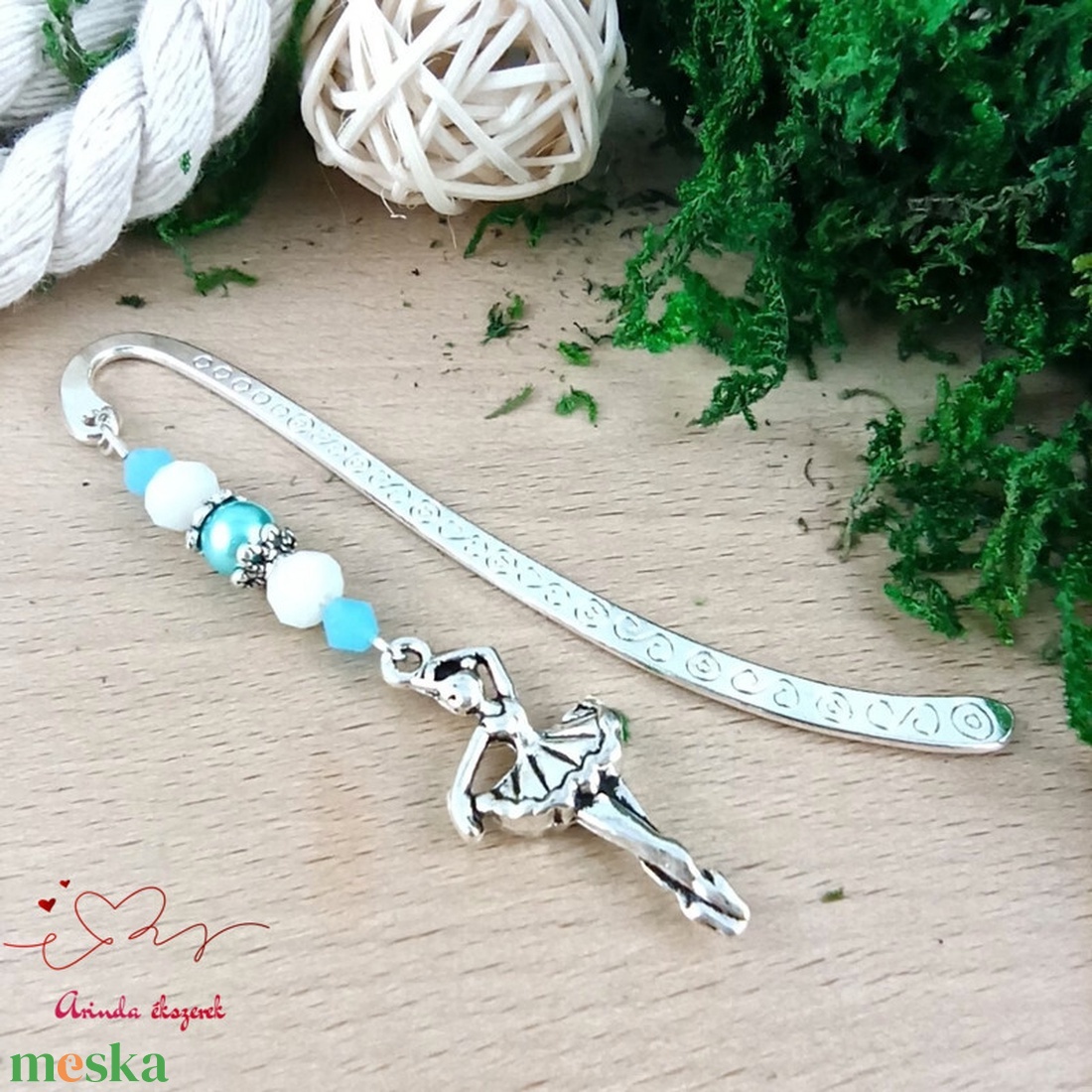 Balerina könyvjelző kék-fehér gyöngyökkel � elegáns ajándék táncosoknak, balett rajongóknak - könyv & zene - könyvjelző - Meska.hu